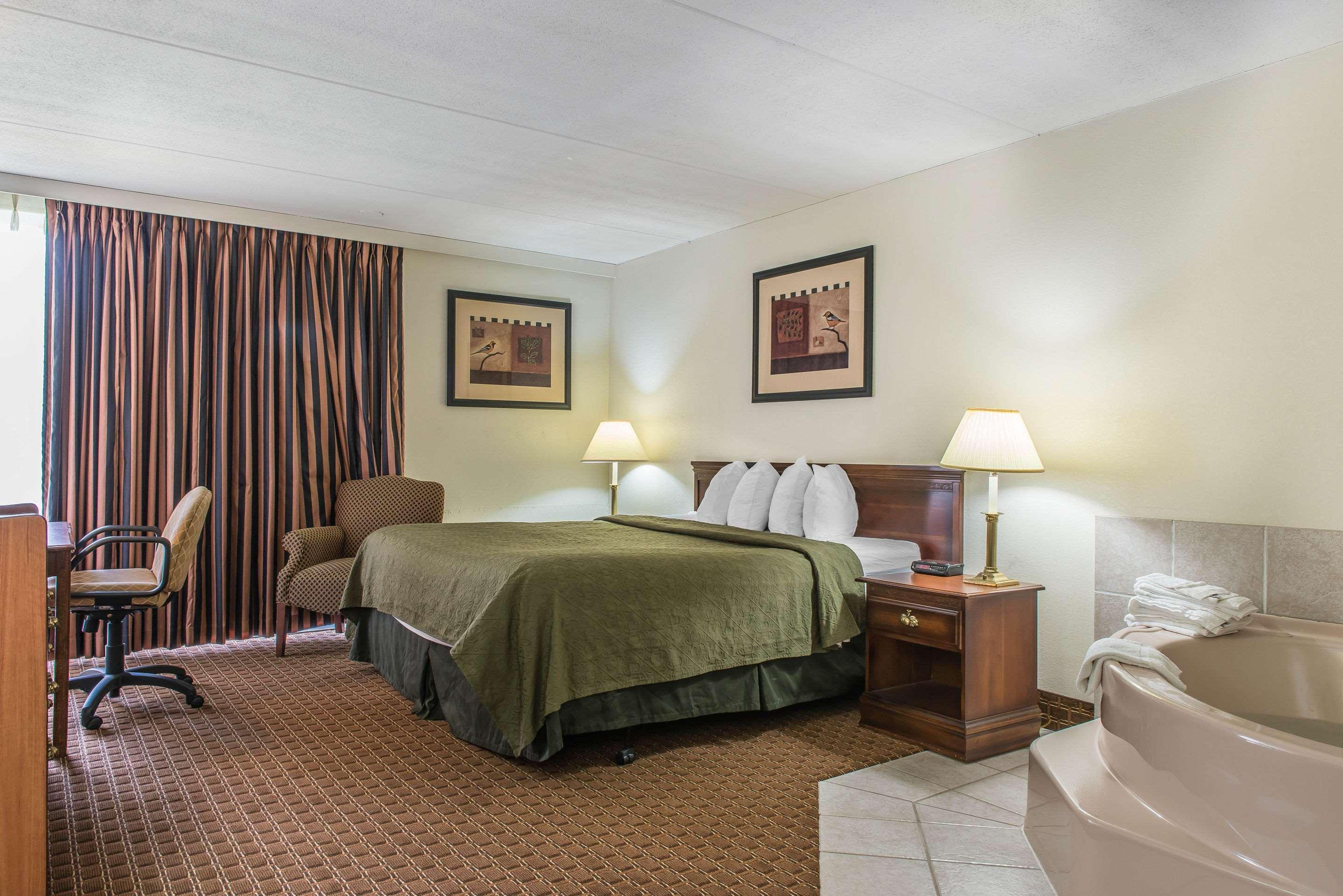 Rodeway Inn Brookville Extérieur photo