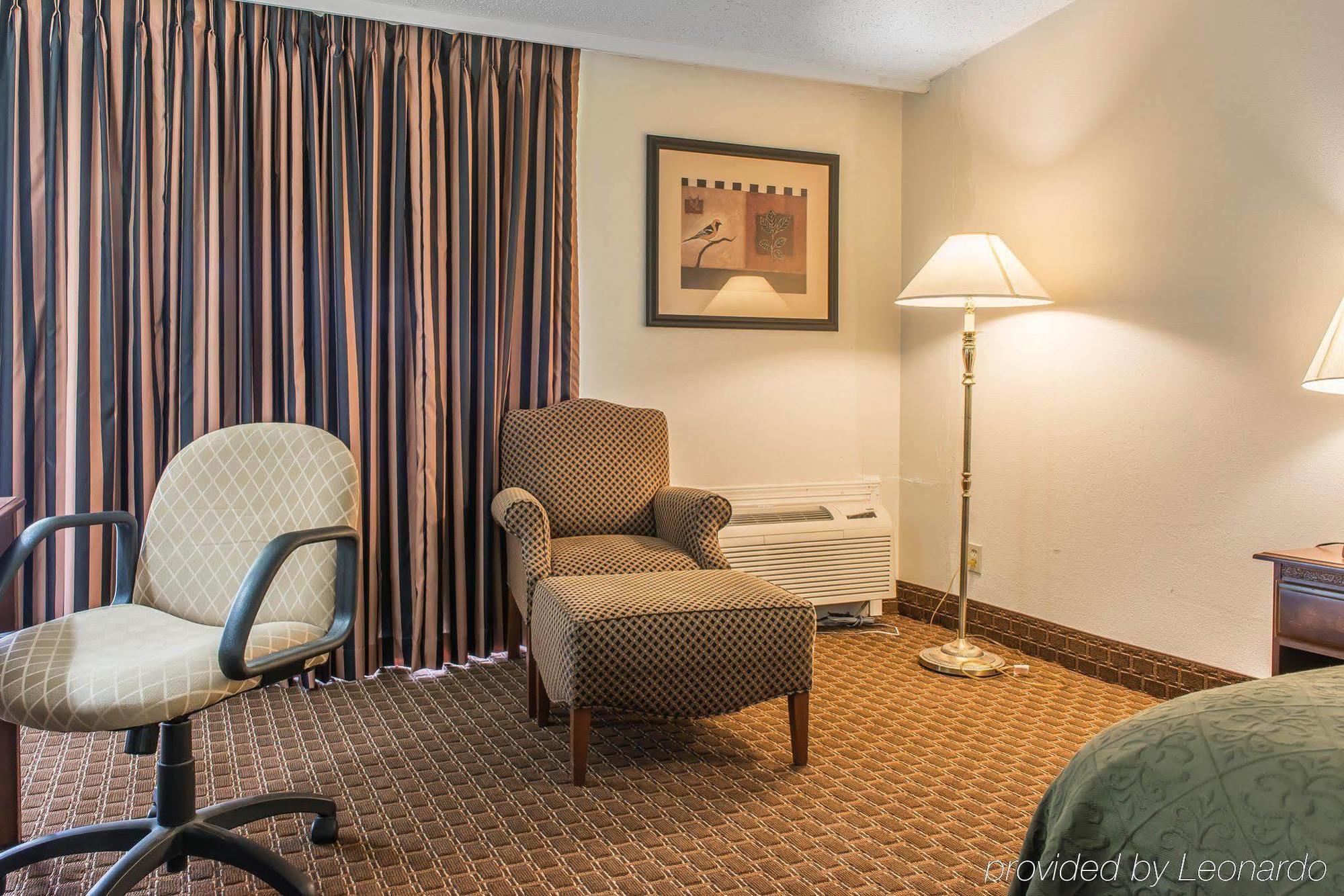 Rodeway Inn Brookville Extérieur photo