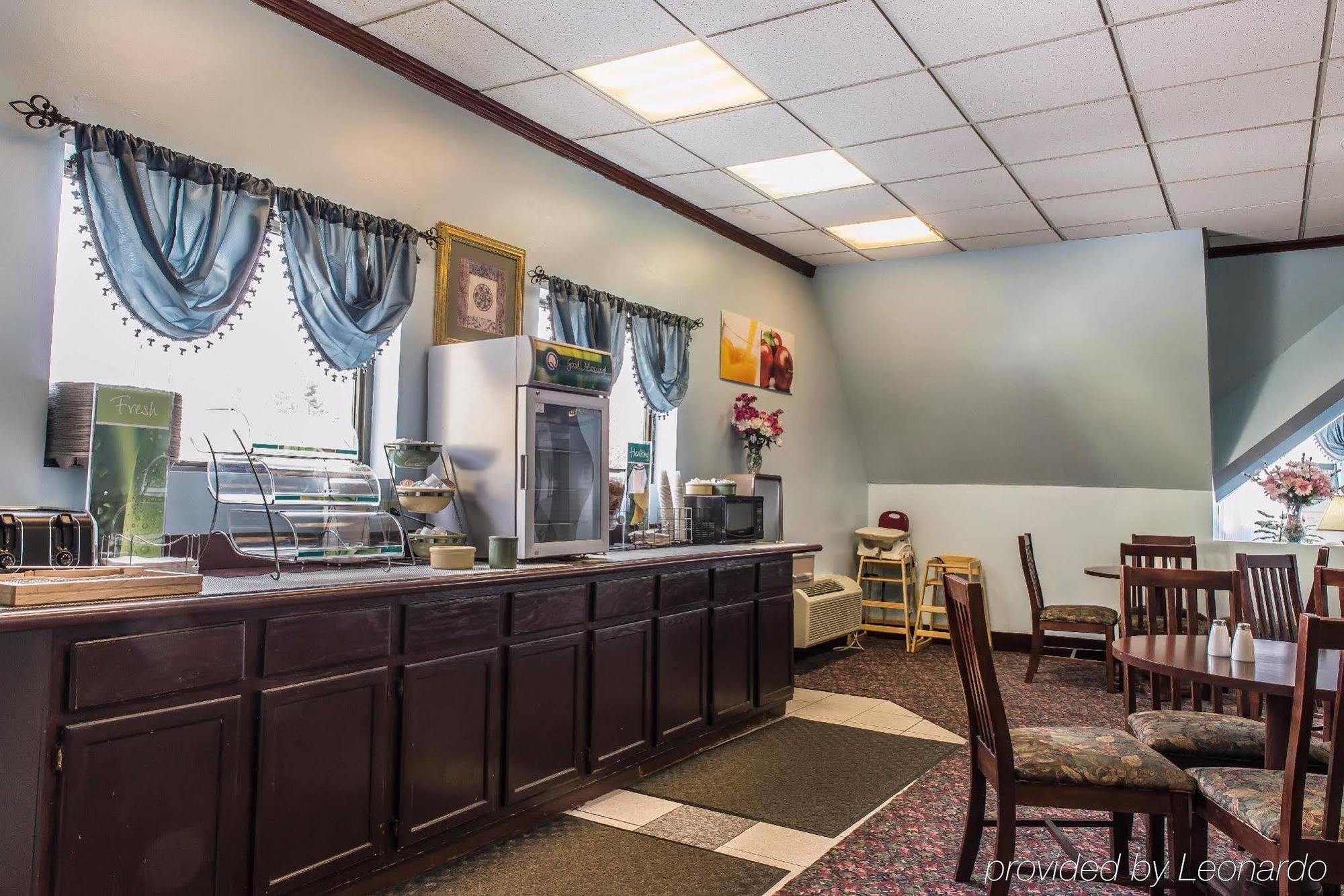 Rodeway Inn Brookville Extérieur photo