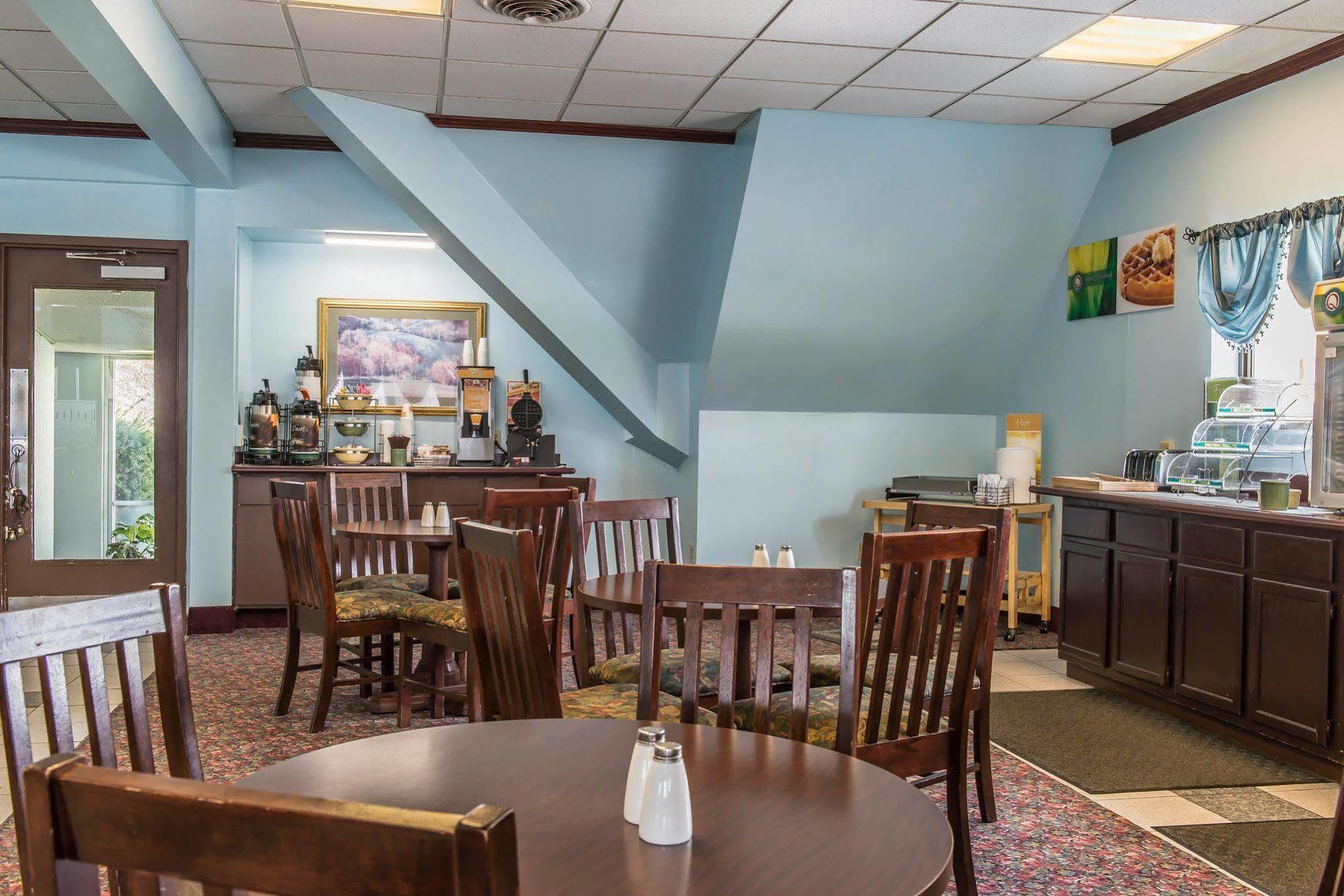 Rodeway Inn Brookville Extérieur photo